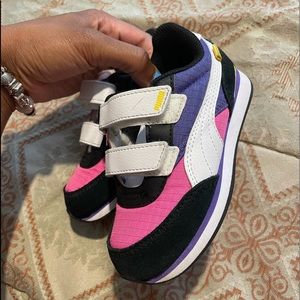 Girls puma sneakers